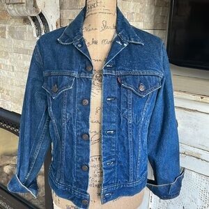 Vintage Levi dark wash button down jean jacket 70708 0216 Size 18.